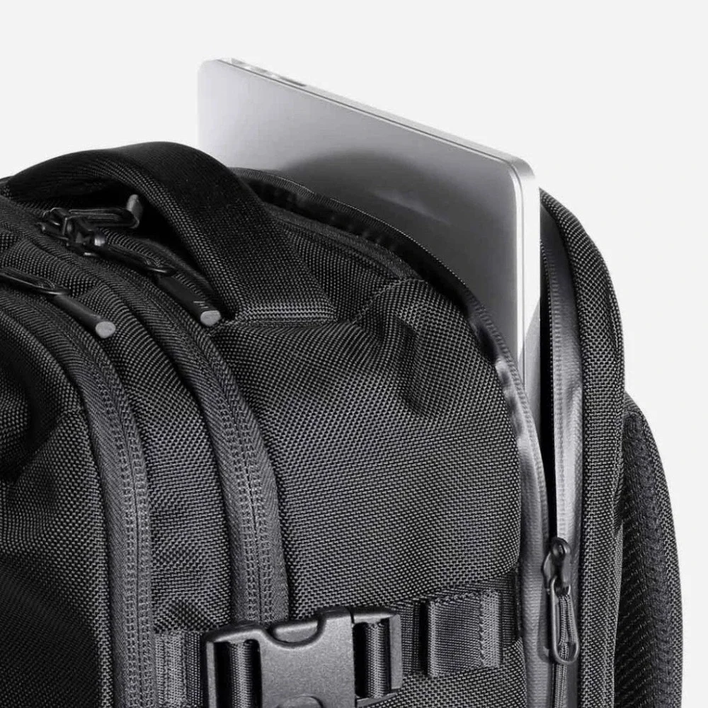 Aer Travel Pack 2 33L Black Like New